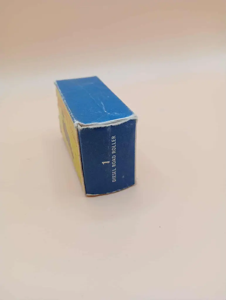 Matchbox Lesney n°1 – Road Roller – Premier modèle historique 1953 avec boîte d’origine (incomplète)