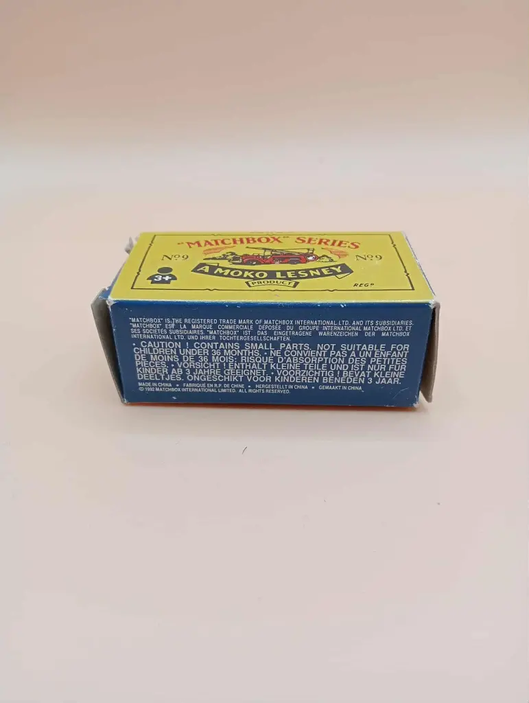 Matchbox reproduction – Camion de pompiers n°9 avec boîte style Moko Lesney