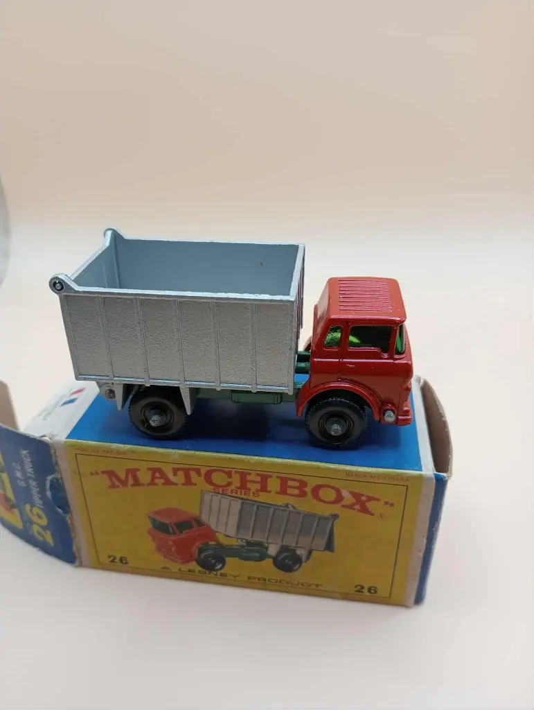 "Matchbox Lesney n°26 – GMC Tipper Truck"