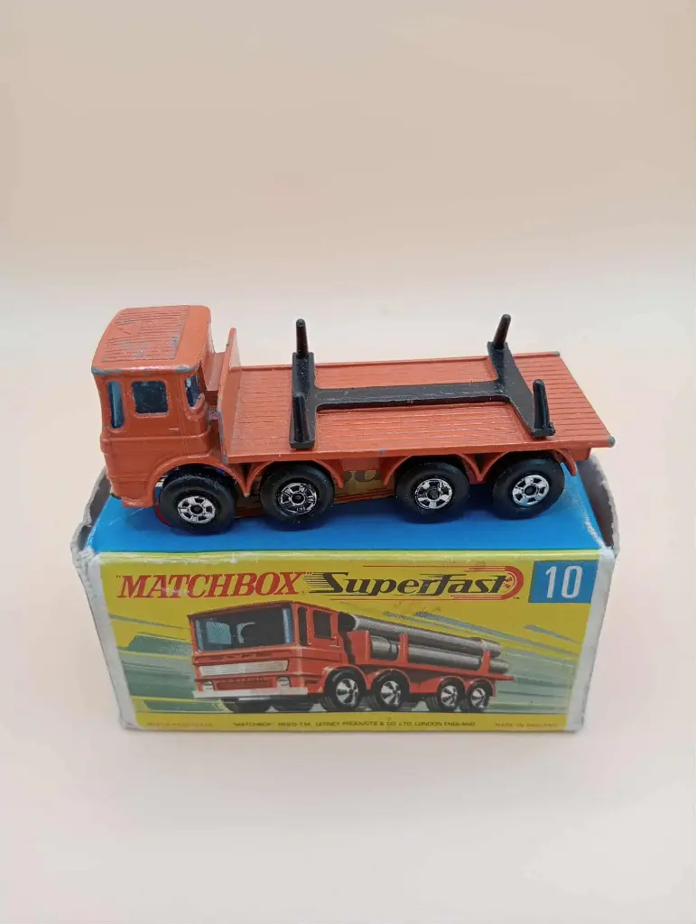 Matchbox Superfast n°10 – Flatbed Pipe Truck