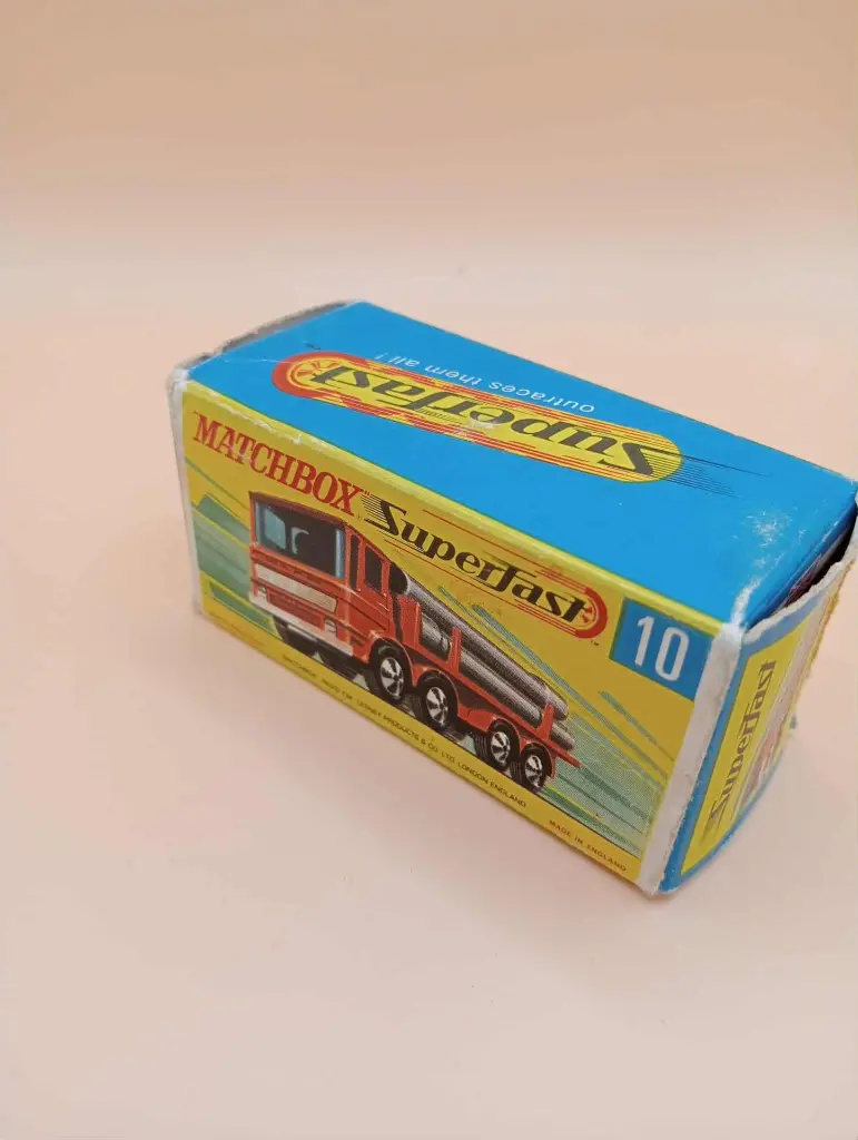 Matchbox Superfast n°10 – Flatbed Pipe Truck