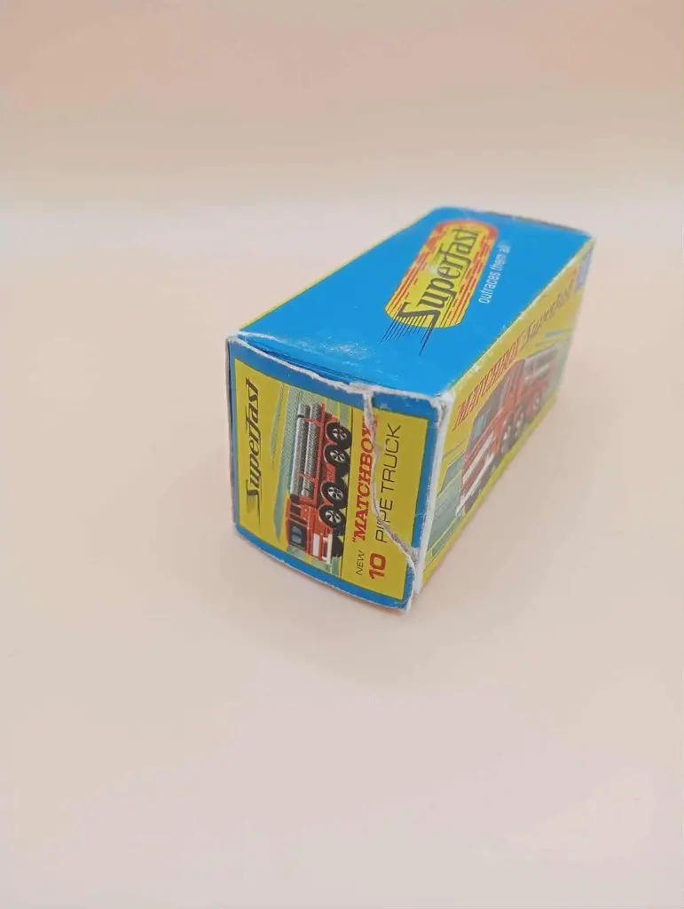 Matchbox Superfast n°10 – Flatbed Pipe Truck
