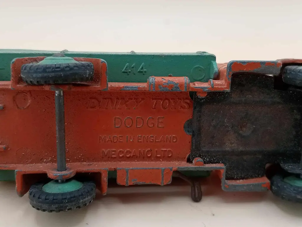 Dinky Toys – Dodge 414 (années 1950, Meccano Ltd., England)