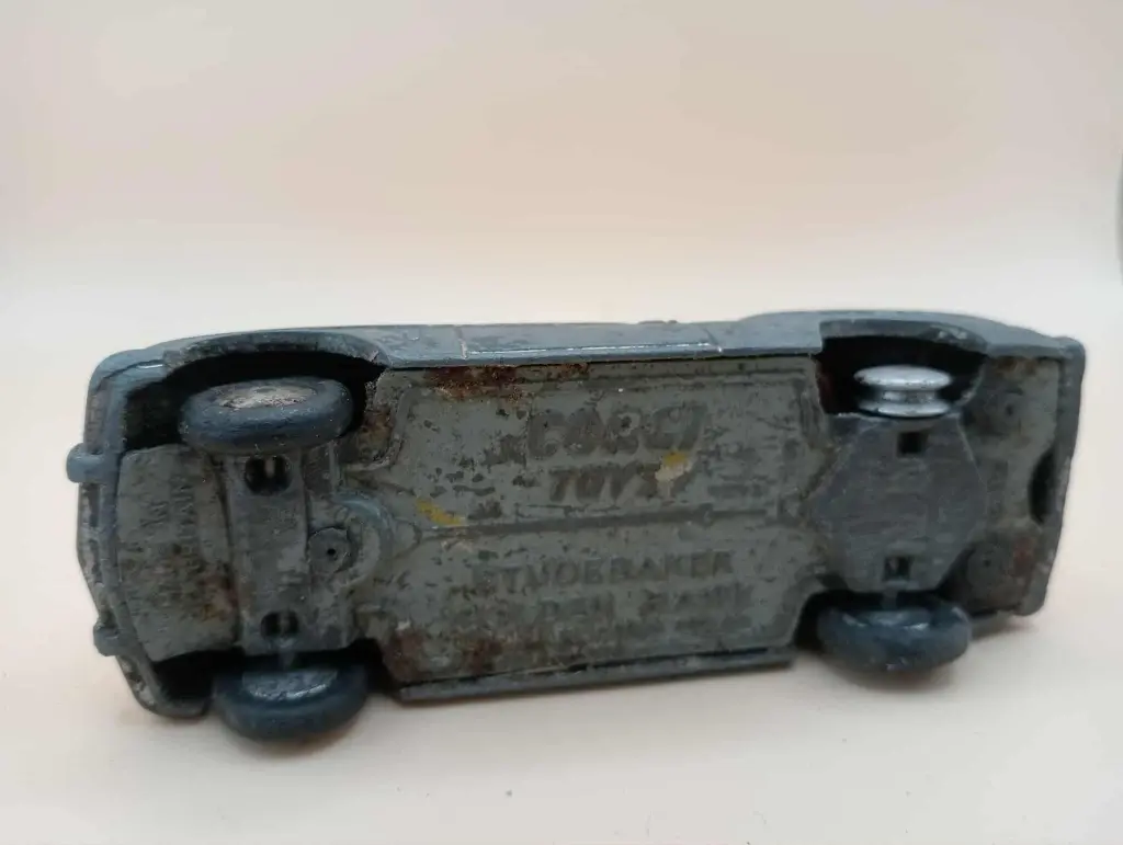 Corgi Toys Studebaker Golden Hawk – Voiture miniature vintage (1957–1960)