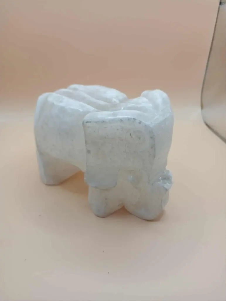 Éléphant sculpté en albâtre-déco vintage porte-bonheur