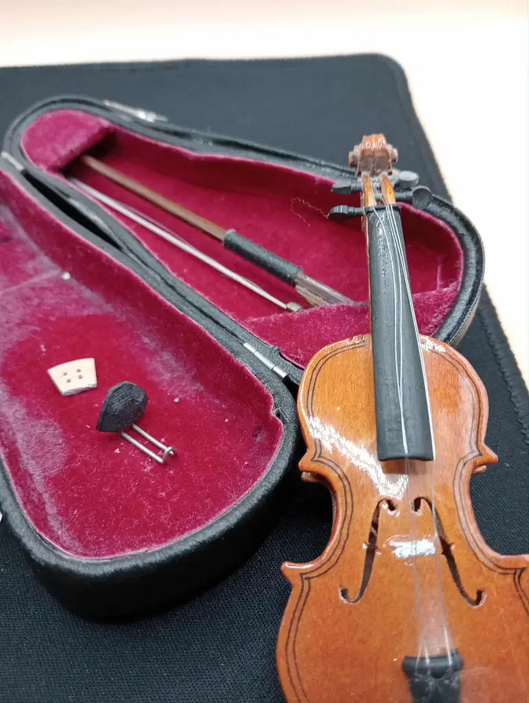 Petit violon de décoration avec étui – 13 cm - Mini tragédie musicale