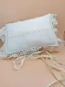 Coussin d’alliance vintage 24×16 cm – Dentelle & cérémonie
