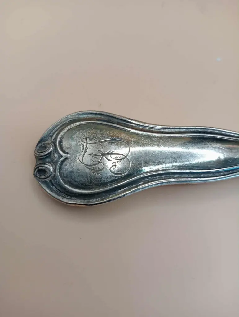 Grande cuillère de service ajourée – métal argenté ou argent – 20,5 cm