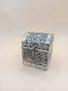 Petit coffre décoratif en aluminium gravé – 7 × 5,5 cm