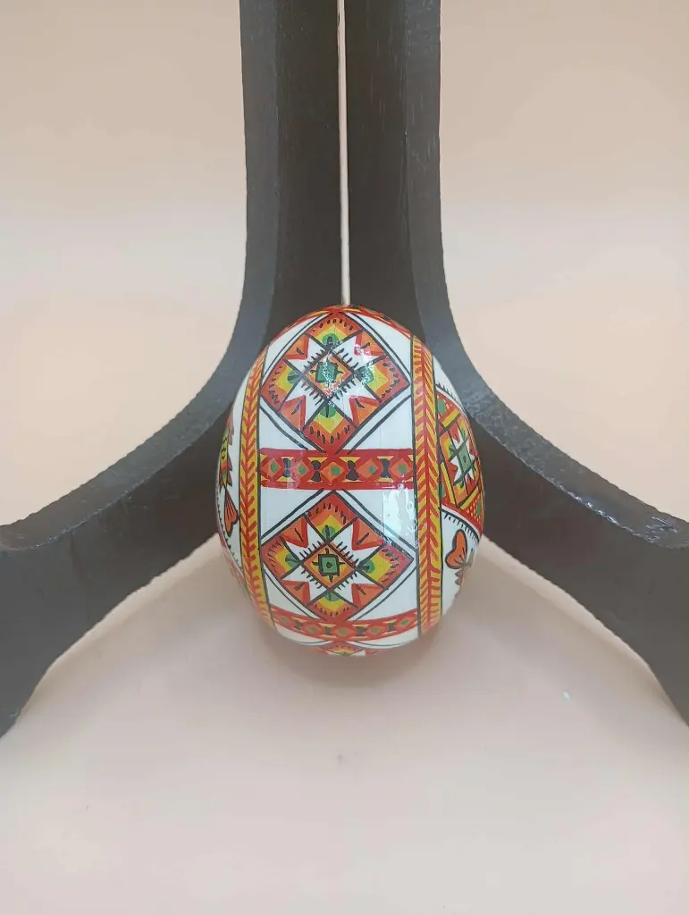 Œuf décoratif en bois peint – 7 cm