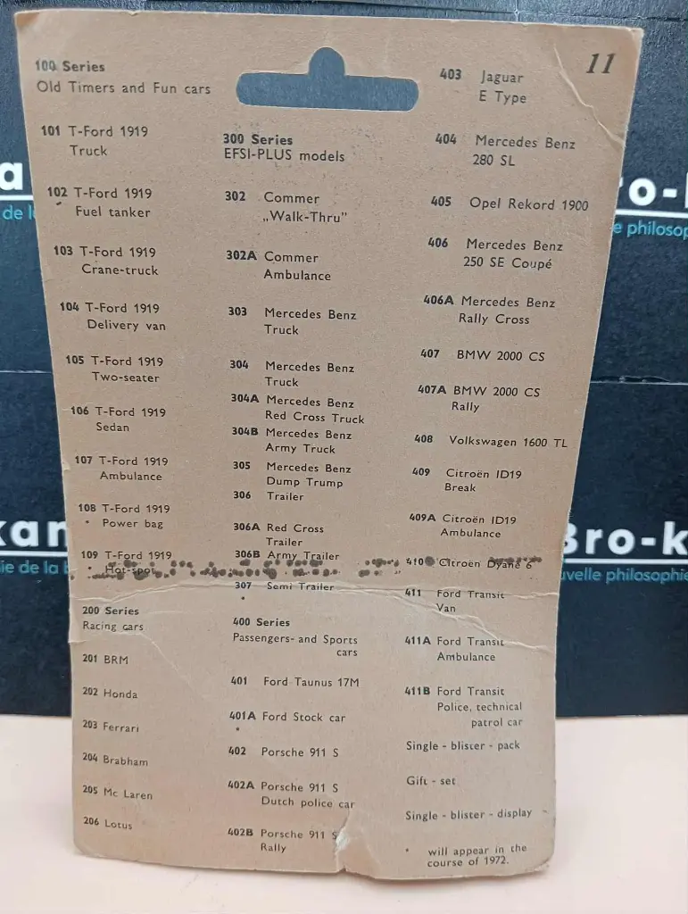 Voiture miniature EFSI dépanneuse – Blister d’origine 1972, roue détachée