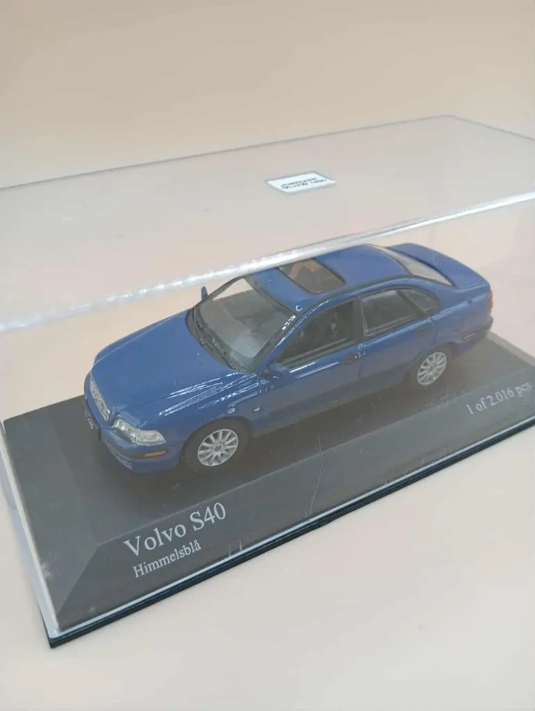 Volvo S40 – Minichamps – échelle 1/43 – édition limitée 1 of 2016 pcs – boîte d’origine