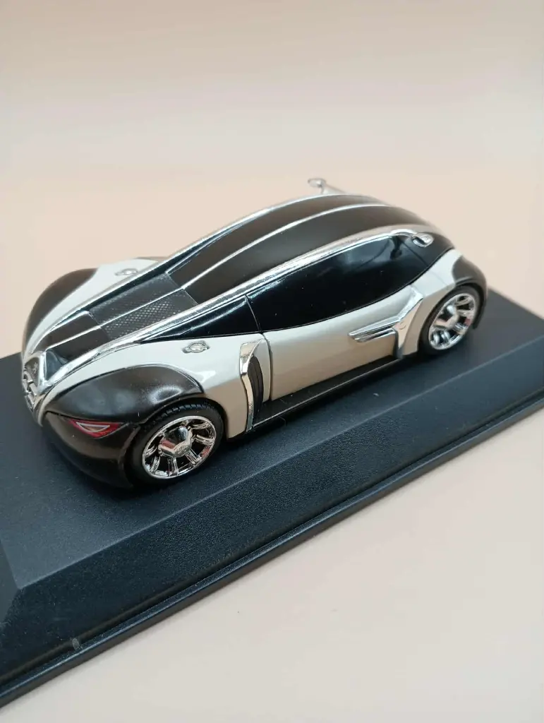 Peugeot 4002 Concept – 2003 – échelle 1/43 – miniature de collection