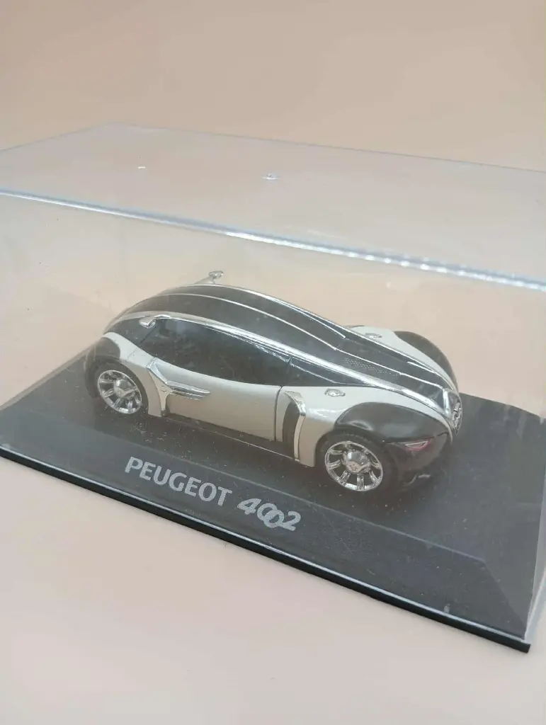 Peugeot 4002 Concept – 2003 – échelle 1/43 – miniature de collection