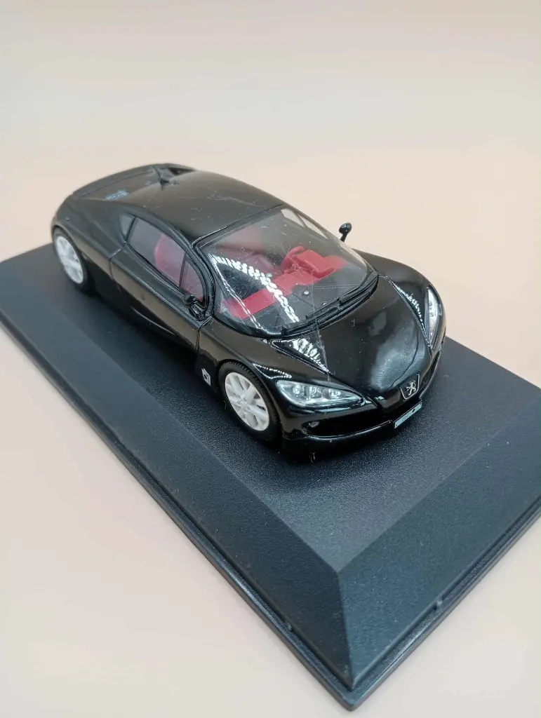Peugeot RC♠ Concept – 2002 – échelle 1/43 – miniature de collection
