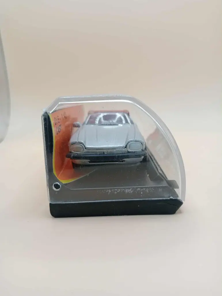 Jaguar XJ-S V12 (1986) – Échelle 1/43 – Vitrine d’origine