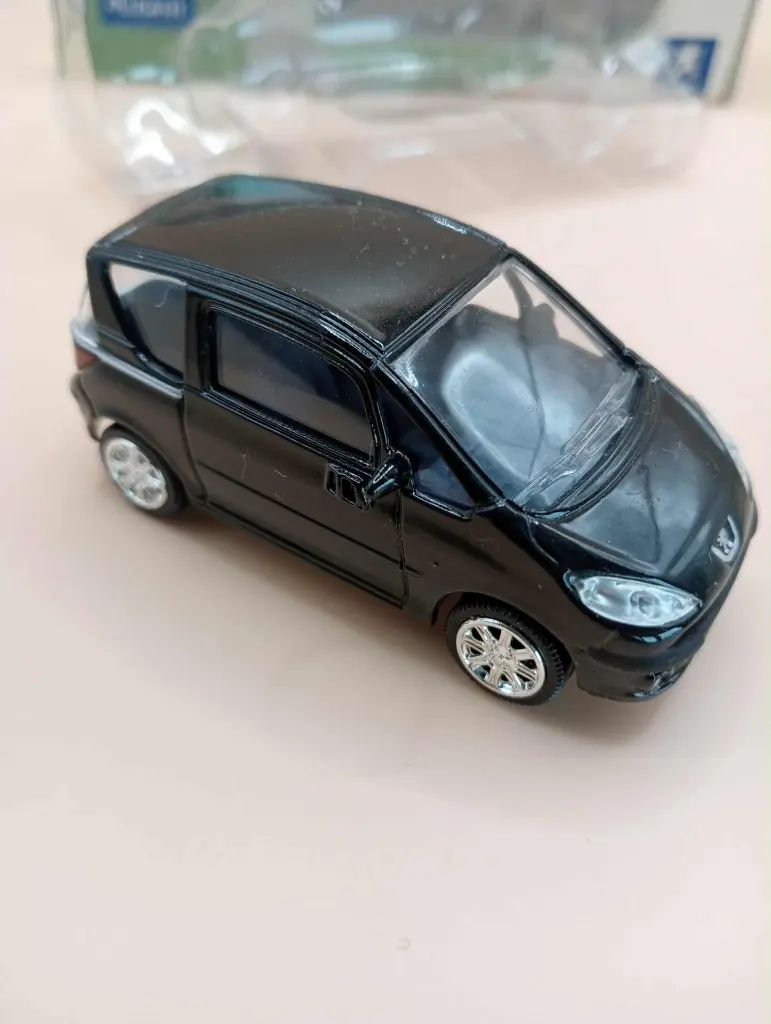 Peugeot 1007 1/43 – Modèle officiel en boîte