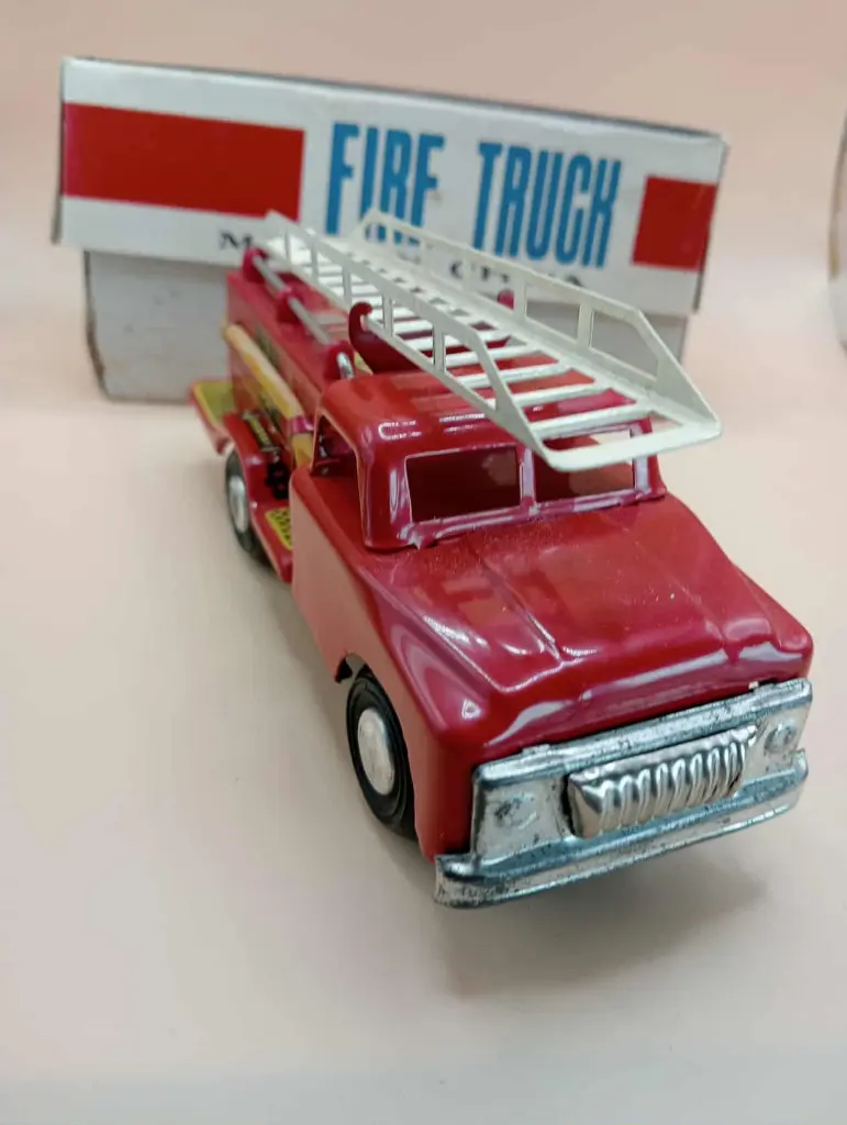 Camión de bomberos de hojalata (tin toy)