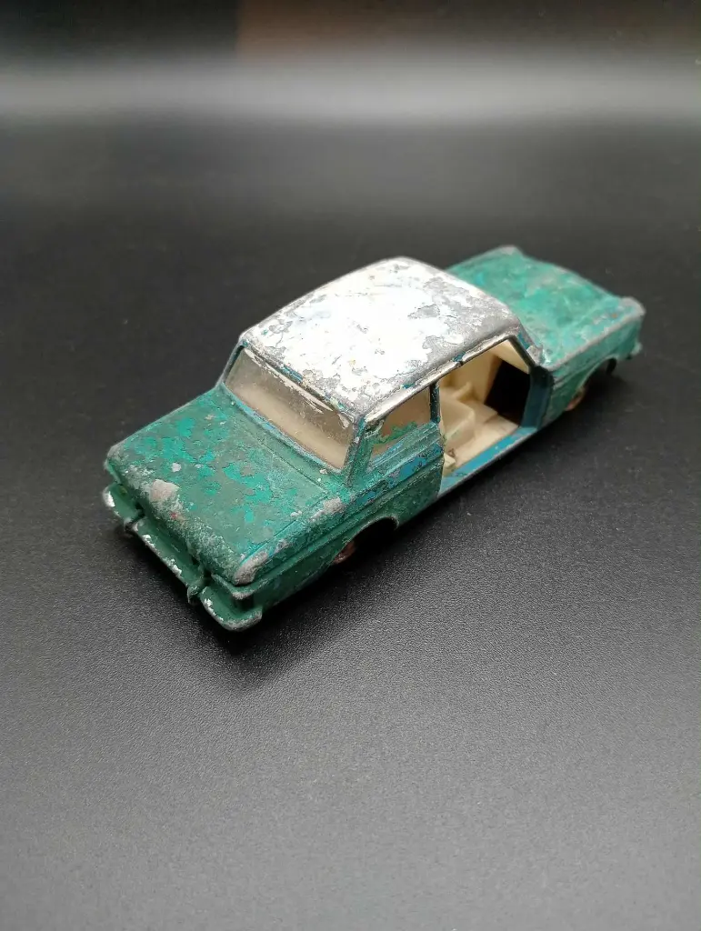 Dinky Toys Ford Taunus 12 M – Made in France by Meccano – Réf. 818 (années 1960)
