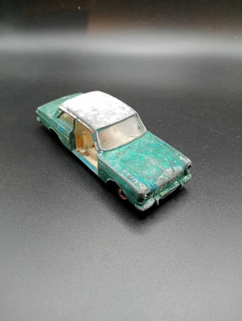 Dinky Toys Ford Taunus 12 M – Made in France by Meccano – Réf. 818 (années 1960)