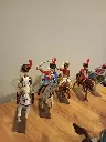 Lot de 12 cavaliers vintage – 8 Starlux + 4 non identifiés – Soldats de plomb – Époques mixtes – État d’origine
