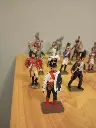Lot de 25 soldats de plomb – Majorité Starlux – Figurines militaires vintage – Quelques non identifiés – État d’origine