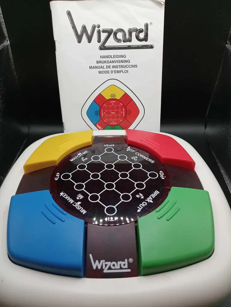 Jeu électronique WIZARD – Mémoire et logique – Vintage complet