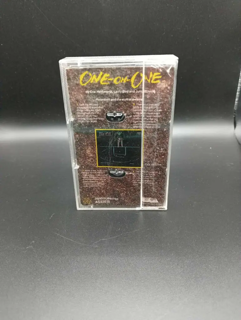 One‑on‑One — Cassette Atari 400/800/XL/XE (Electronic Arts) — Julius Erving vs Larry Bird