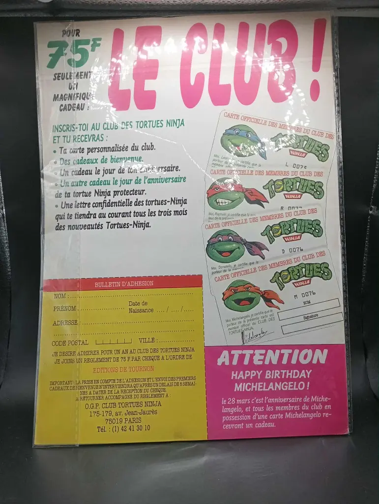 Denver n°7, lunettes rouges, humour vert. Dino cool des années 90.