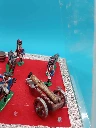 Diorama militaire artisanal époque napoléonienne – cavaliers, canon, soldats peints à la main