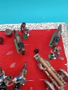 Diorama militaire artisanal époque napoléonienne – cavaliers, canon, soldats peints à la main