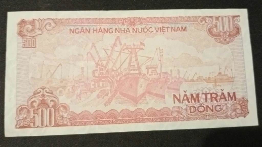 Billet Vietnam 500 đồng – 1988 – Hồ Chí Minh & port industriel – monnaie démonétisée