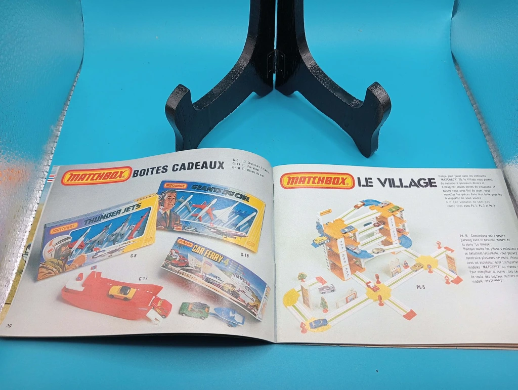 Catalogue Matchbox 1981/82 – jouets vintage, camions de chantier et pont rouge