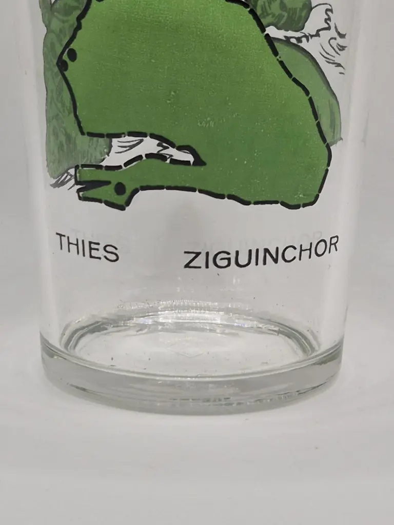 Verre hippopotame et carte du Sénégal