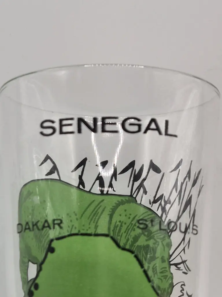 Verre hippopotame et carte du Sénégal