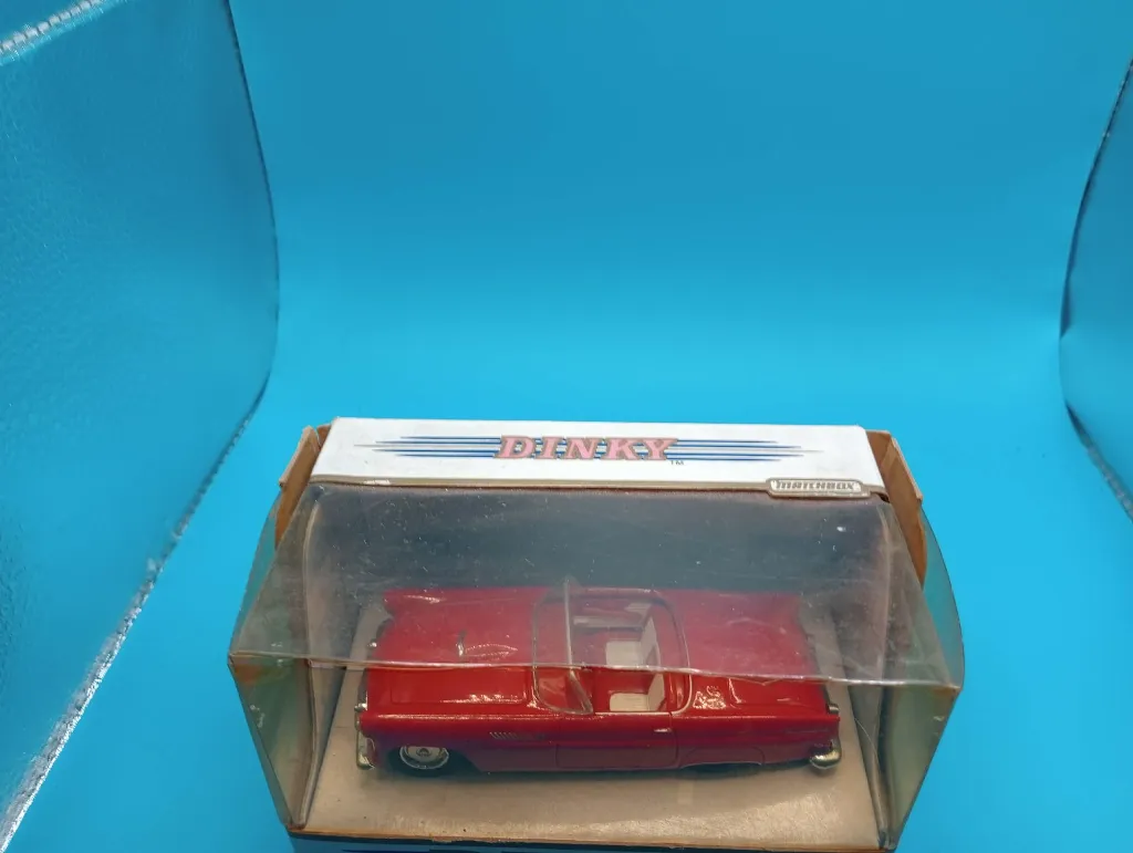 Ford Thunderbird 1955 Matchbox.webp