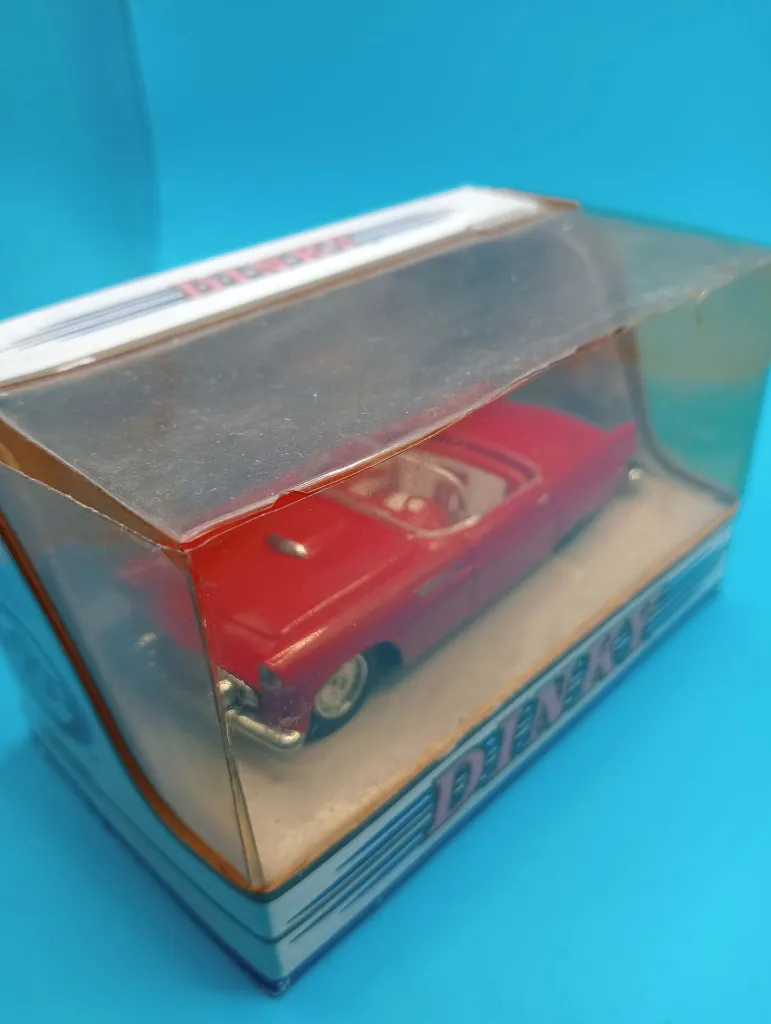 Ford Thunderbird 1955 Matchbox.webp