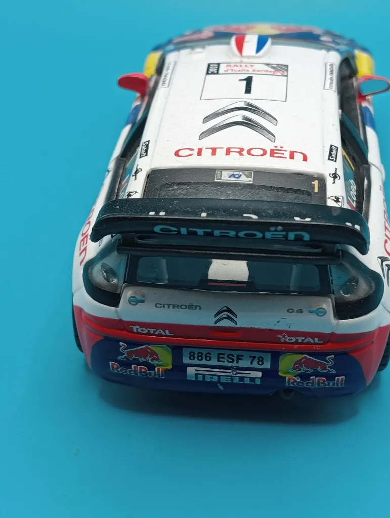 Bburago Citroën C4 WRC 1/32 – Loeb/Elena Rallye Italie 2009, miniature de collection