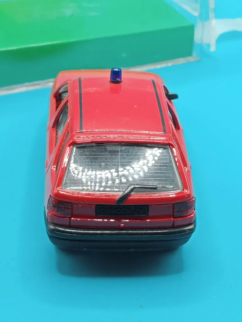 Citroën ZX Solido 1:43 – Miniature rouge avec gyrophare, made in France