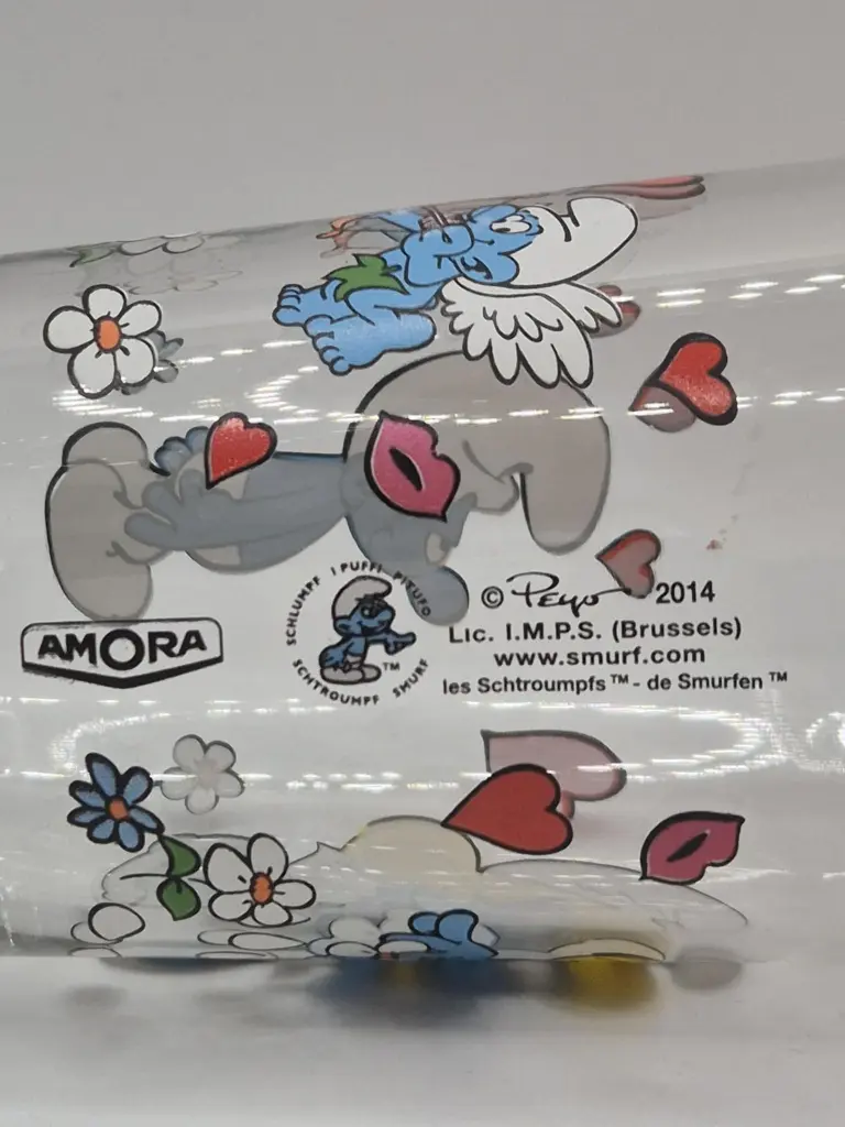 Verre schtroumpfs Amora 2014 - un schtroumpf tombe amoureux de la schtroupfette
