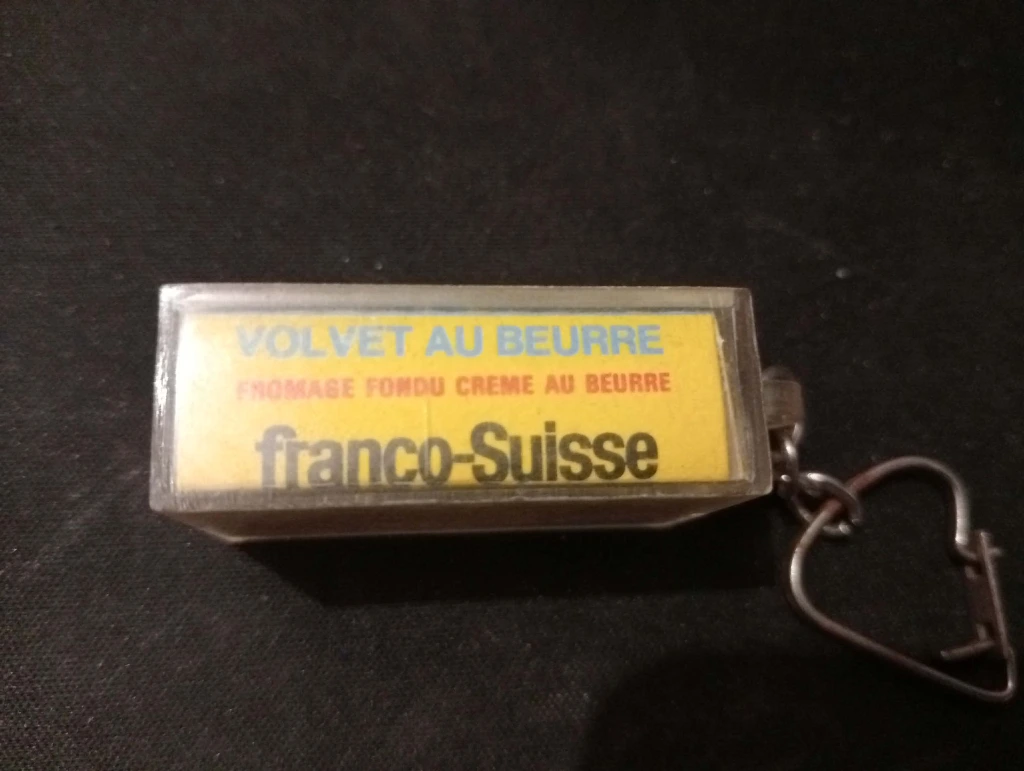 Porte-clé publicitaire VOLVET au beurre – franco-suisse – Vintage années 60/70 – Bon état
