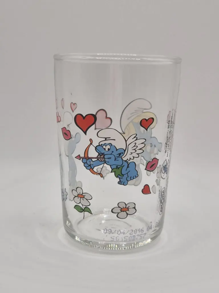 Verre schtroumpfs Amora 2014 - un schtroumpf tombe amoureux de la schtroupfette