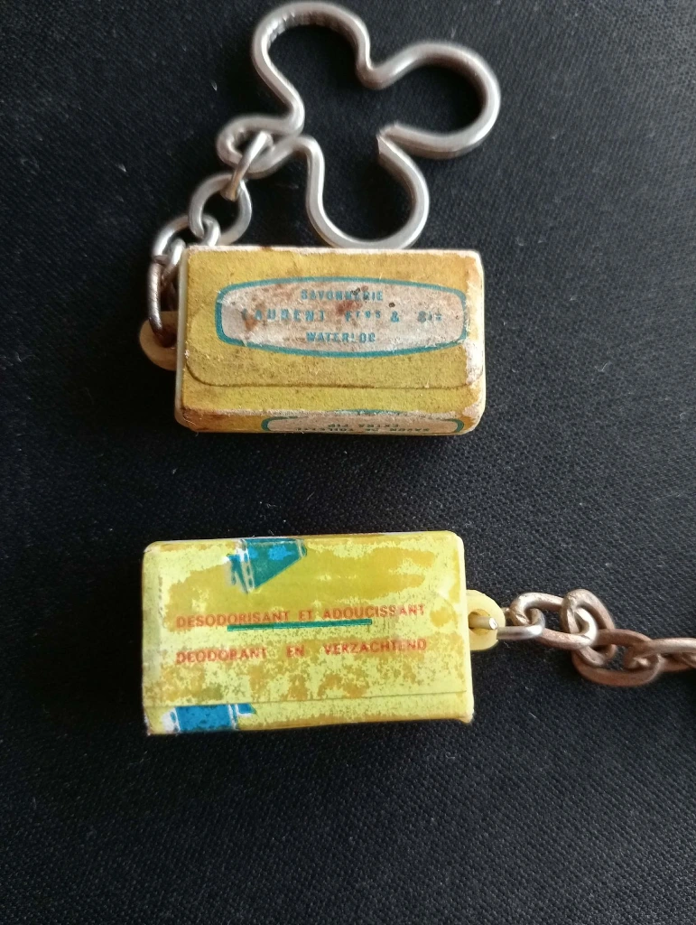 Duo de porte-clés vintage savon – C1000 Camomille & La Congolaise (années 60–70)
