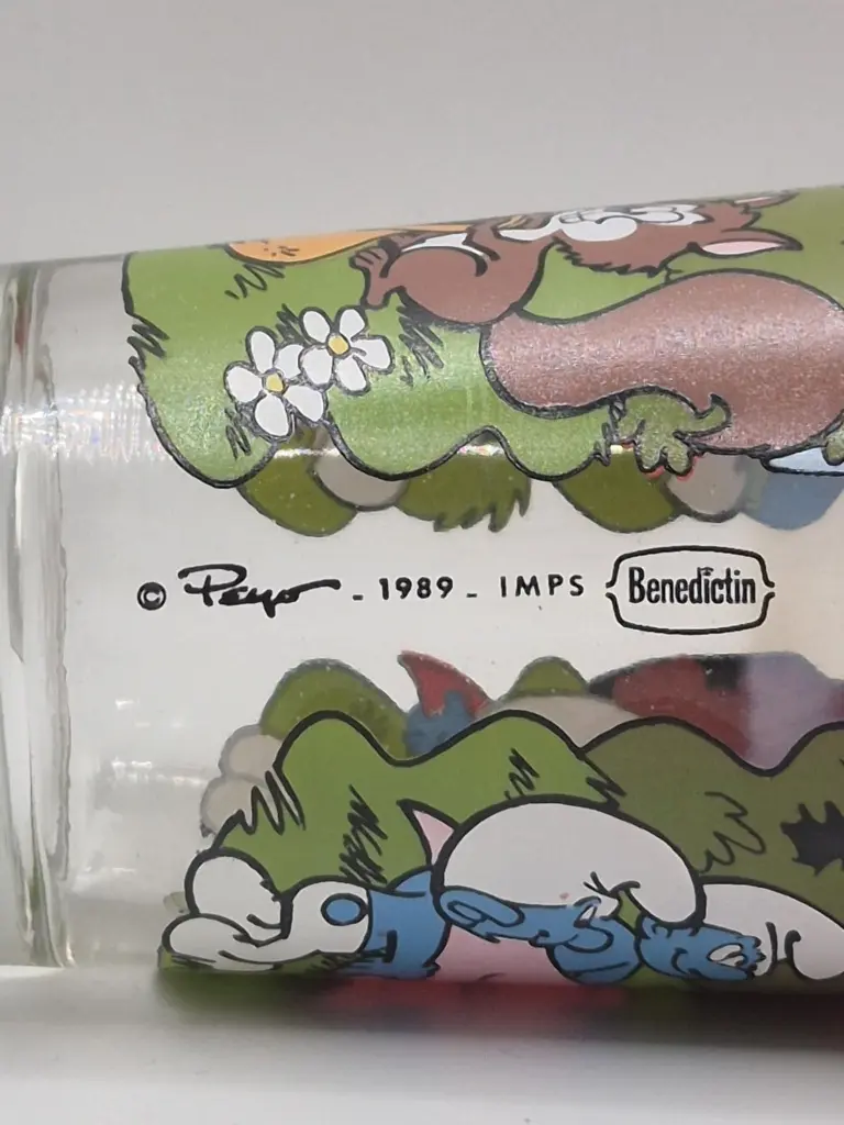 Verre schtroumpfs Bénédictin 1989 - cueillette des noix