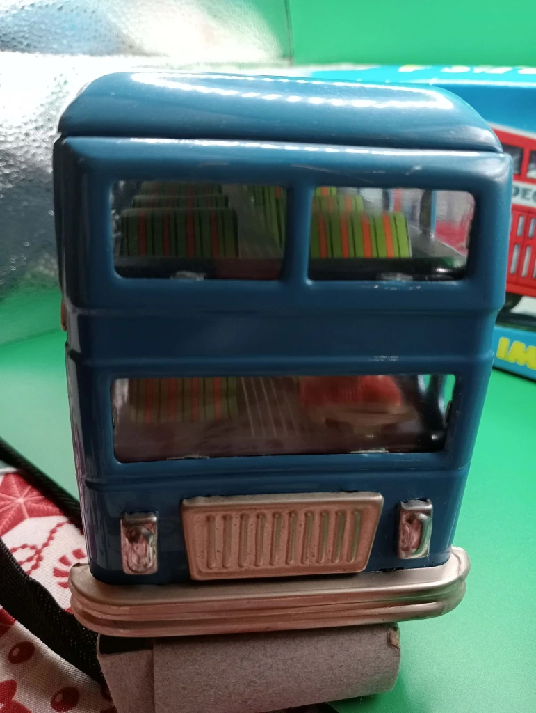 Bus à impériale vintage MF 185 – Jouet friction en fer blanc