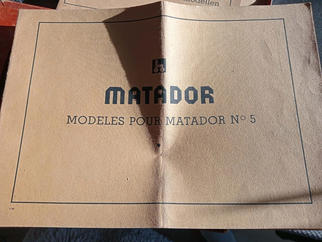 Lot Matador vintage 1940-1960 – Boîtes, livrets, roues dentées + 6 sachets pièces offerts