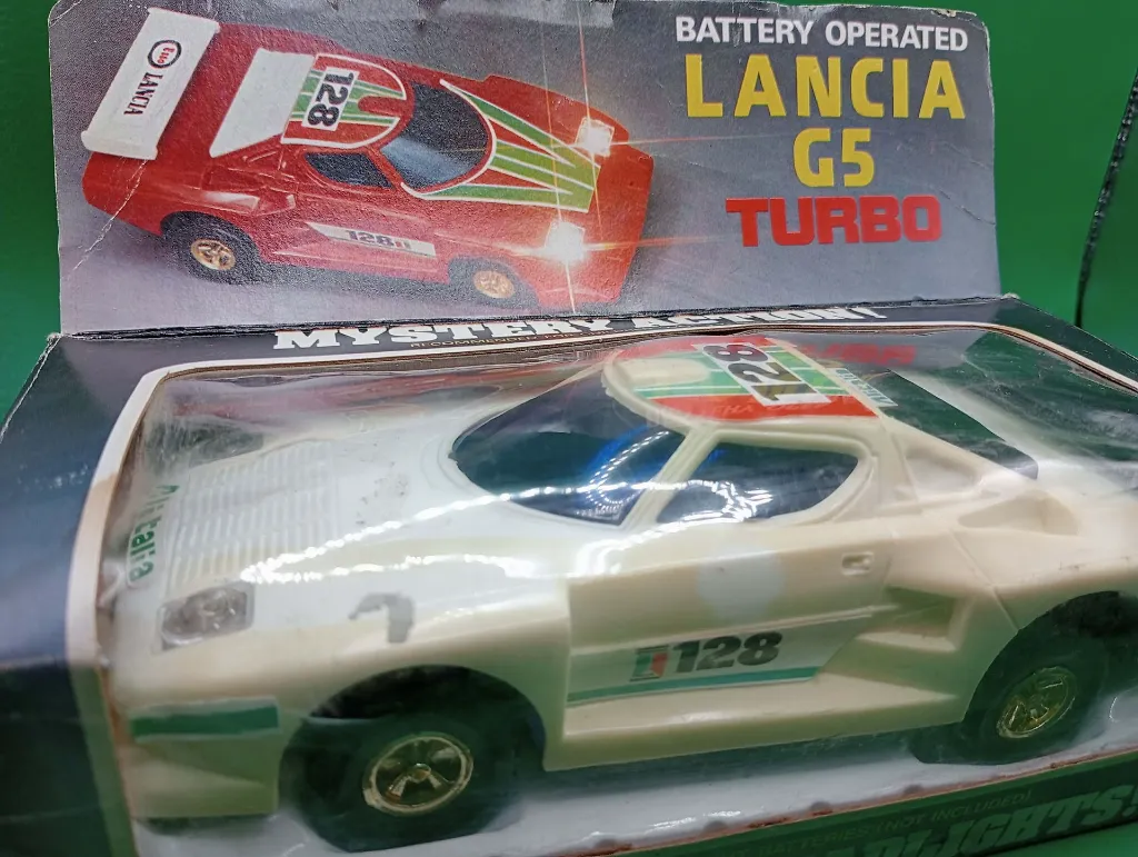 Lancia G5 Turbo jouet à piles vintage – Boîte d’origine, non testée, années 70/80