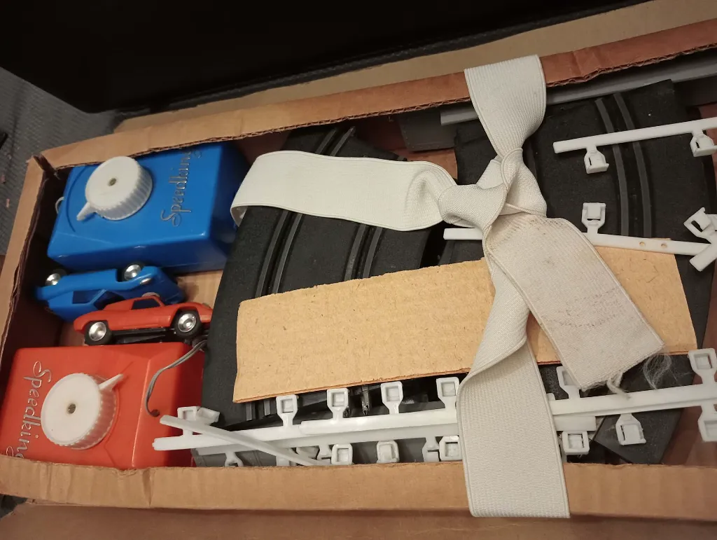 Circuit Speedking Brands Hatch – Slot cars à piles (1970–1980)
