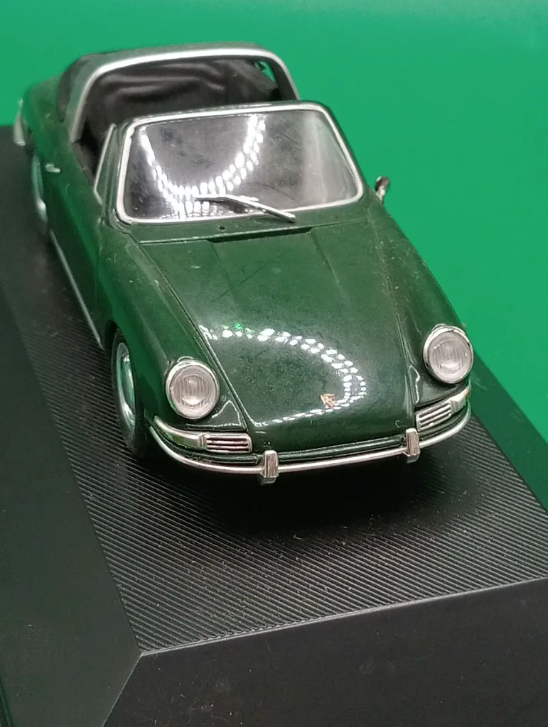 Porsche 911 Targa (1965) — modèle 1/43 en métal