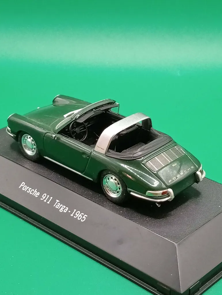 Porsche 911 Targa (1965) — modèle 1/43 en métal